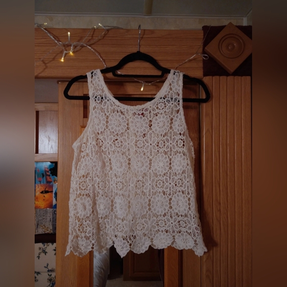 Cute Summer Lace Crop Tank Top - Picture 1 of 4